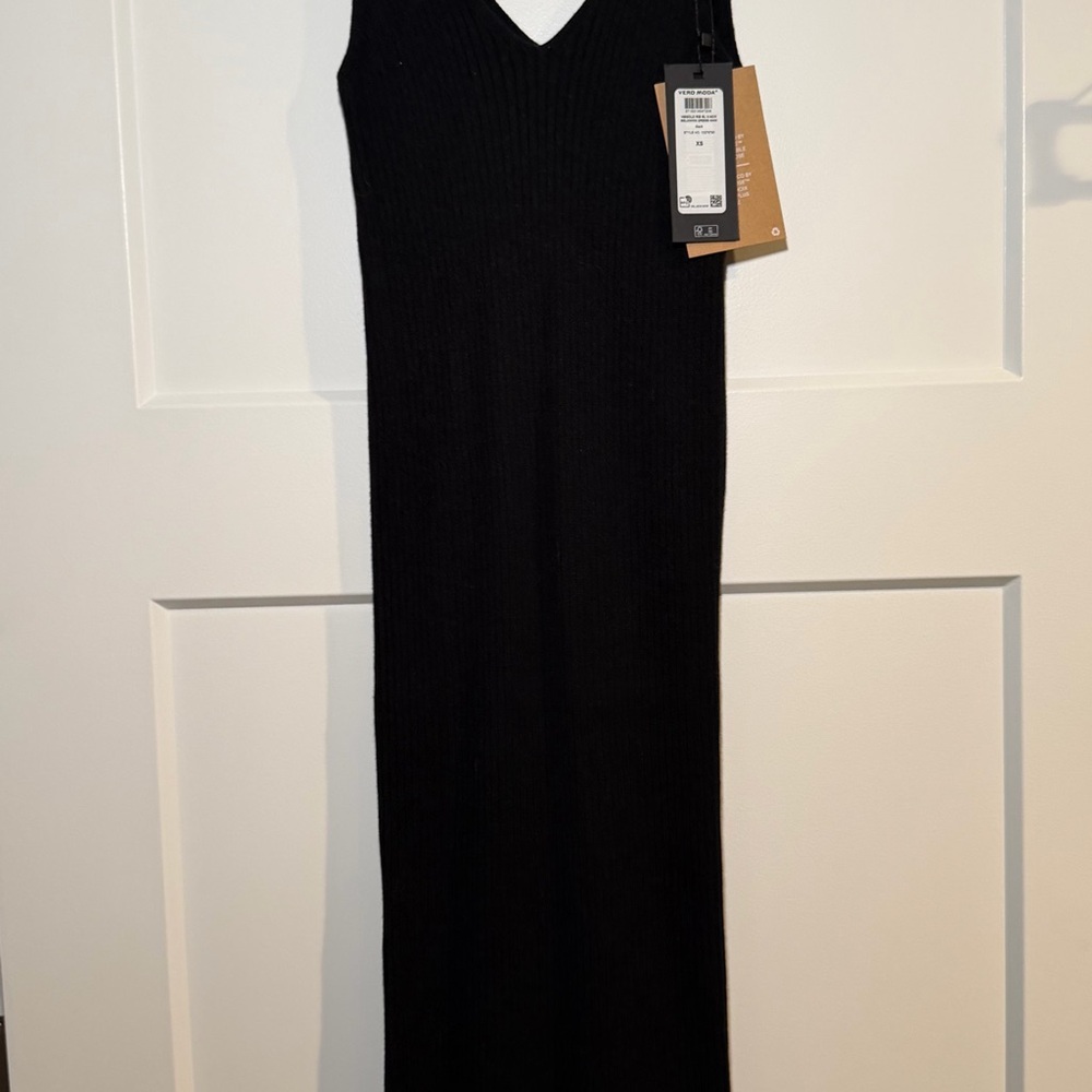 Black Sleeveless Knit Dress